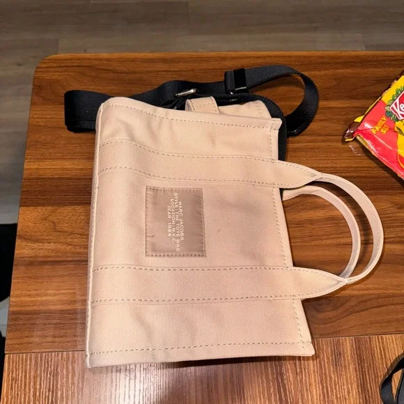 Marc Jacobs Light Tan Tote Bag with Black Strap - Picture 4 of 7